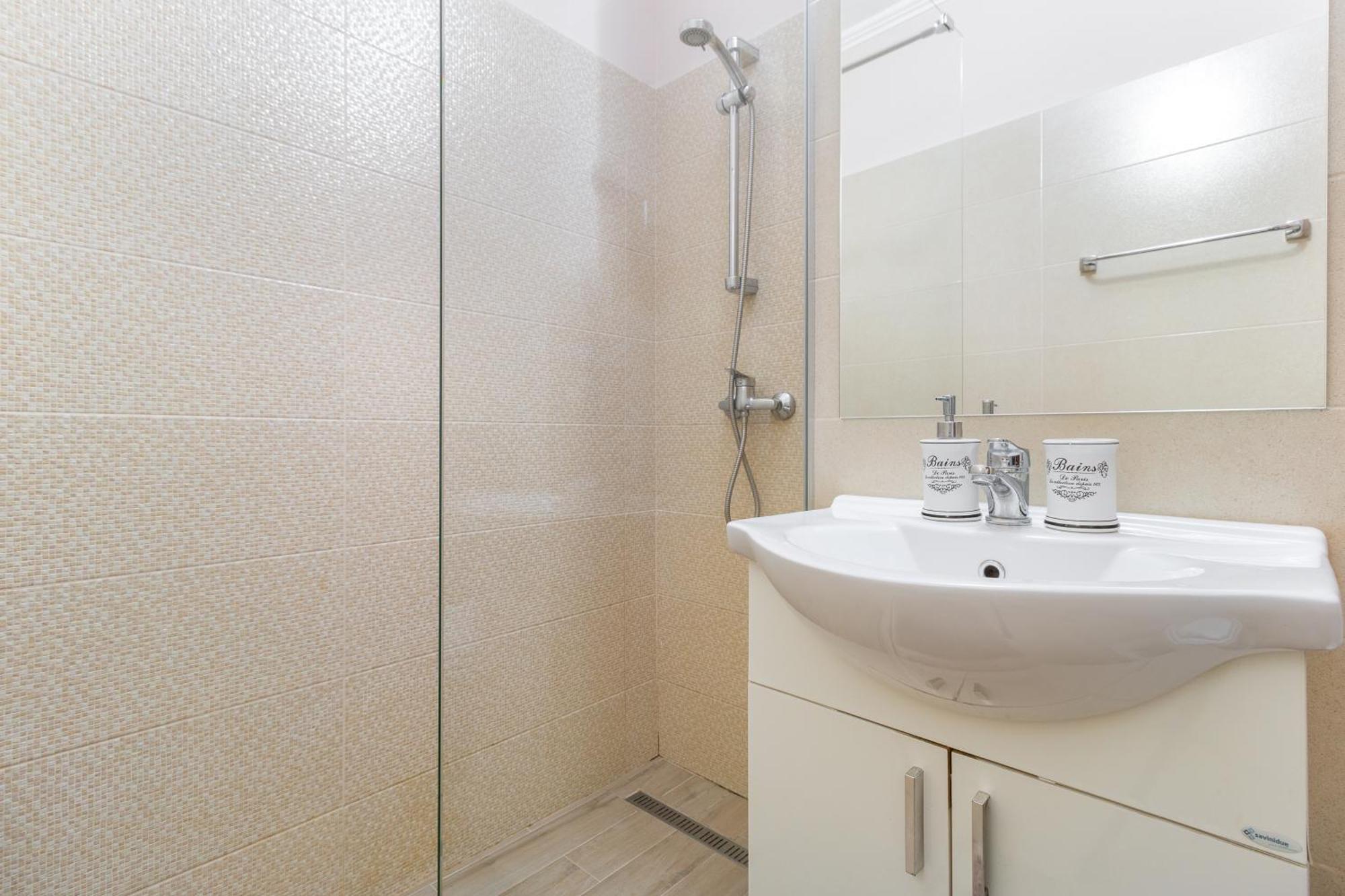 Venezia Studio Apartment Oradea Ngoại thất bức ảnh