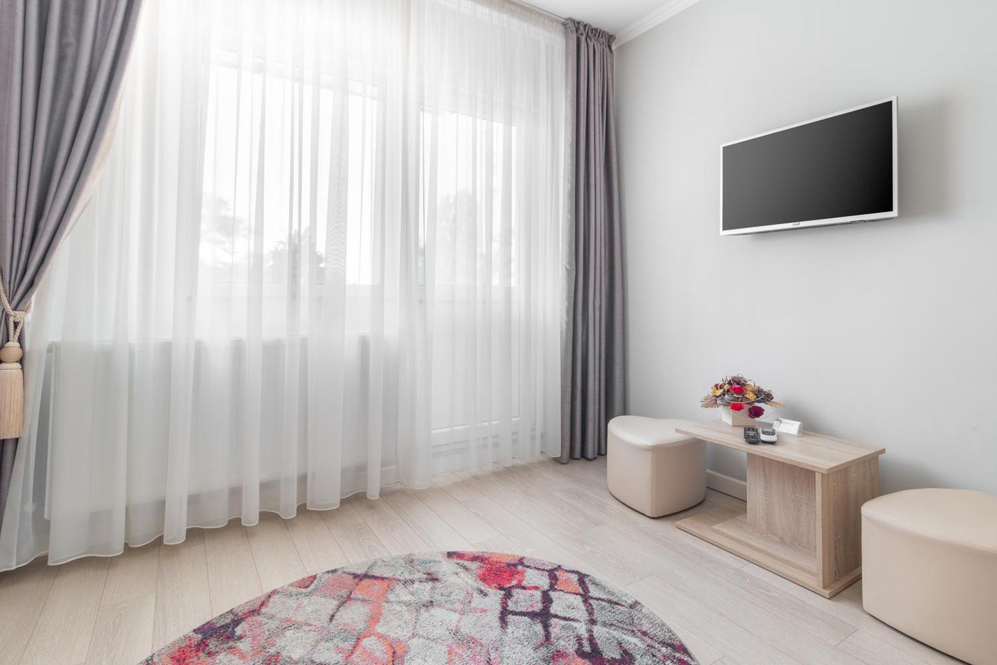 Venezia Studio Apartment Oradea Ngoại thất bức ảnh